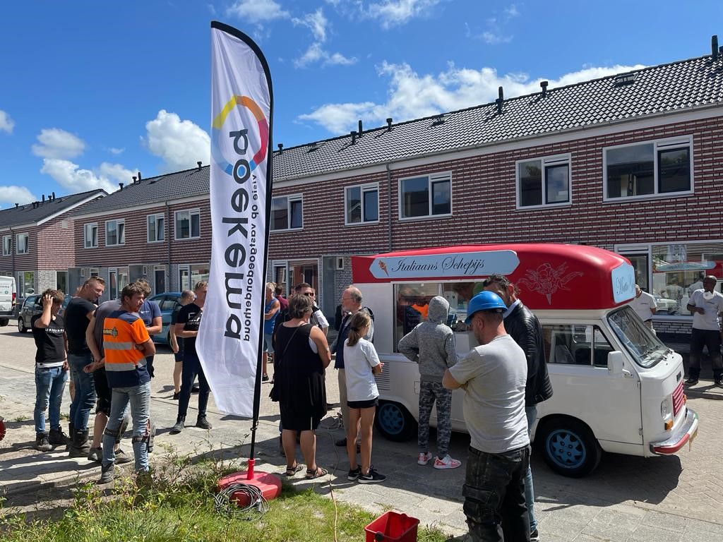 De werkzaamheden aan de Witsenborgstraat in Bedum zijn afgerond! Samen met Wierden en Borgen en de tevreden bewoners is dit feestelijk afgesloten.