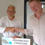 Ondertekening verduurzaming 24 woningen Eenrum