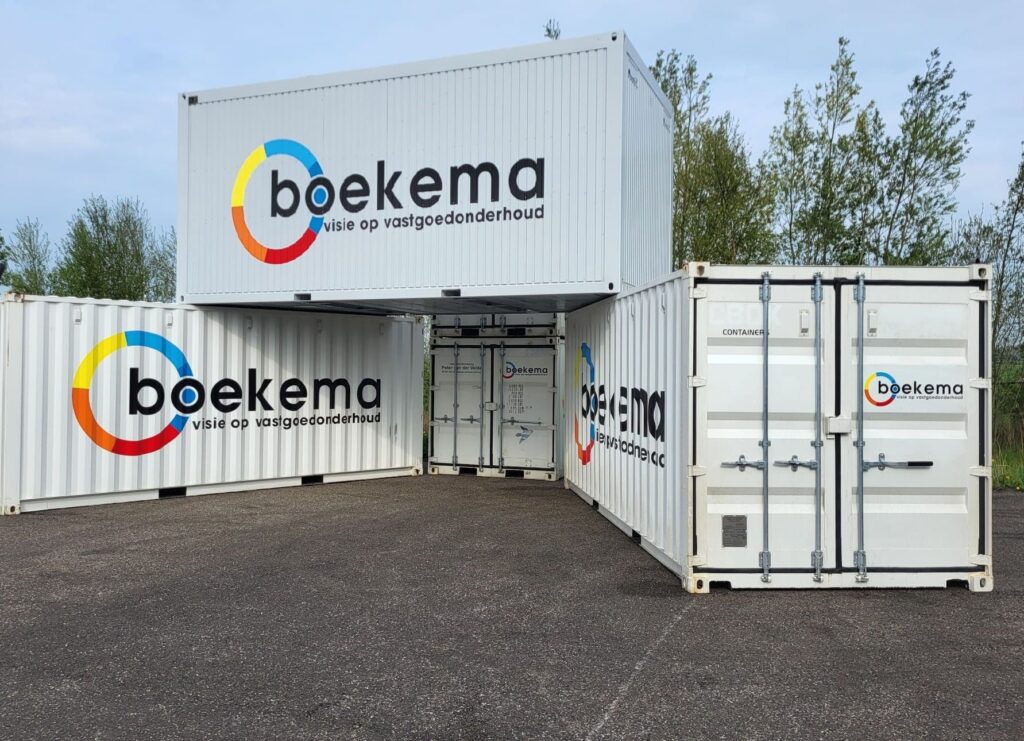 Om onze opdrachtgevers nog beter van dienst te zijn én projecten efficiënter en duurzamer uit te voeren, investeren we in een flinke uitbreiding van ons materieel én ketenpark.