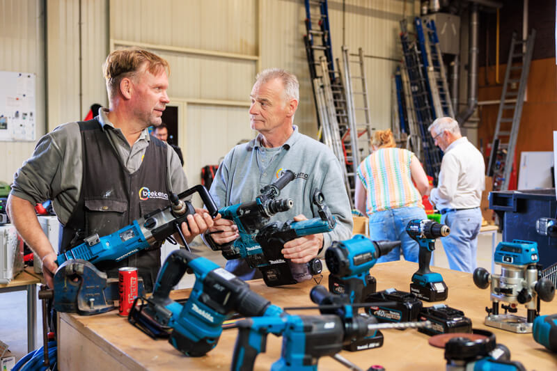 Boekema, visie op vastgoedonderhoud en IJzerhandel Raadsma hebben recent een samenwerkingsovereenkomst gesloten met als doel het optimaliseren van de materieelvoorziening binnen renovatie- en verduurzamingsprojecten.
