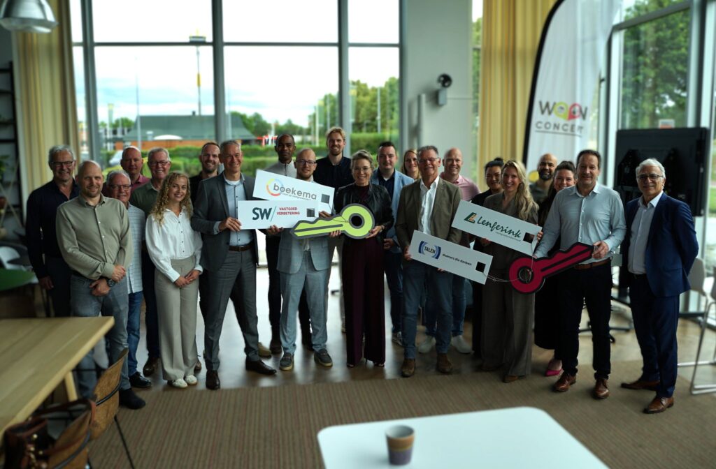 Op donderdag 10 juli hebben wij samen met Woonconcept en drie andere onderhoudspartners – Lenferink Vastgoedonderhoud, SW Vastgoedverbetering en Talen Vastgoedonderhoud – officieel onze langdurige resultaatgerichte samenwerking bekrachtigd.